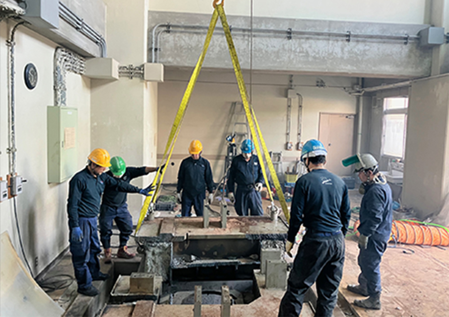 某国立大学様　大型装置解体・搬出